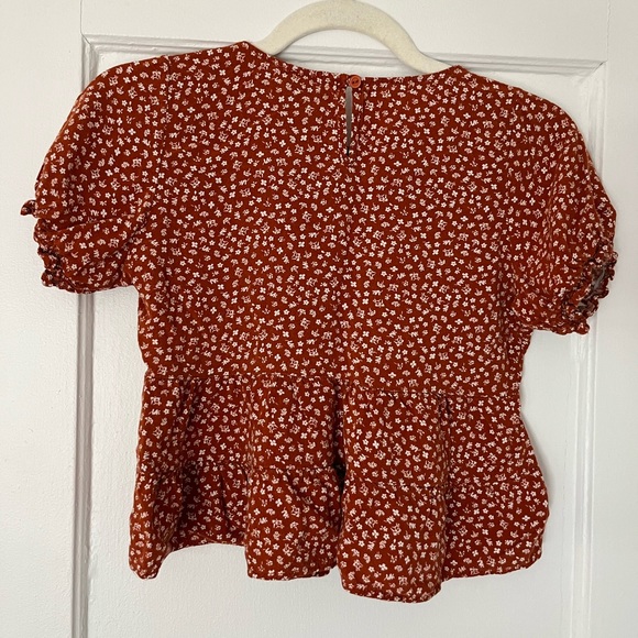 3/$20 🌟 Floral Rust Blouse - Picture 2 of 2